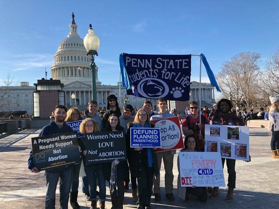 Vincent Cucchiara (front row, far left) and Sarah Nahrgang (front row, third from left) in Washington, D.C., January 19, 2018 (Source: Facebook).